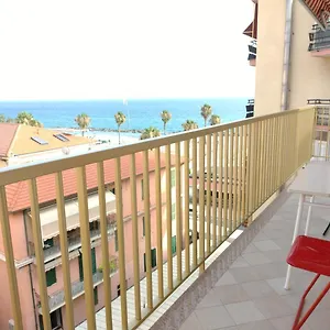  Appartamento Casa Fronte Mare Italia